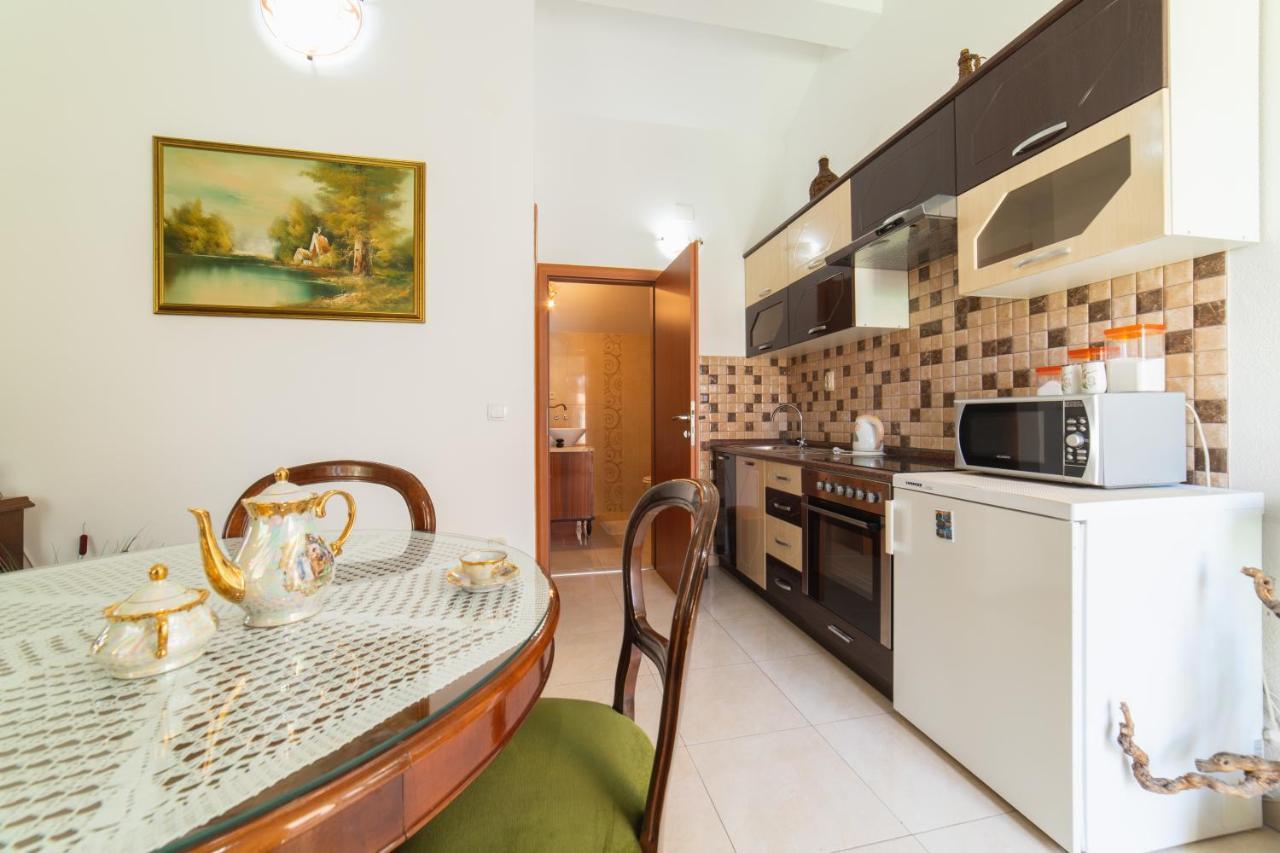 Apartments Villa Mira Kaštela Eksteriør billede