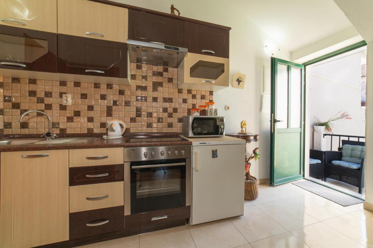 Apartments Villa Mira Kaštela Eksteriør billede
