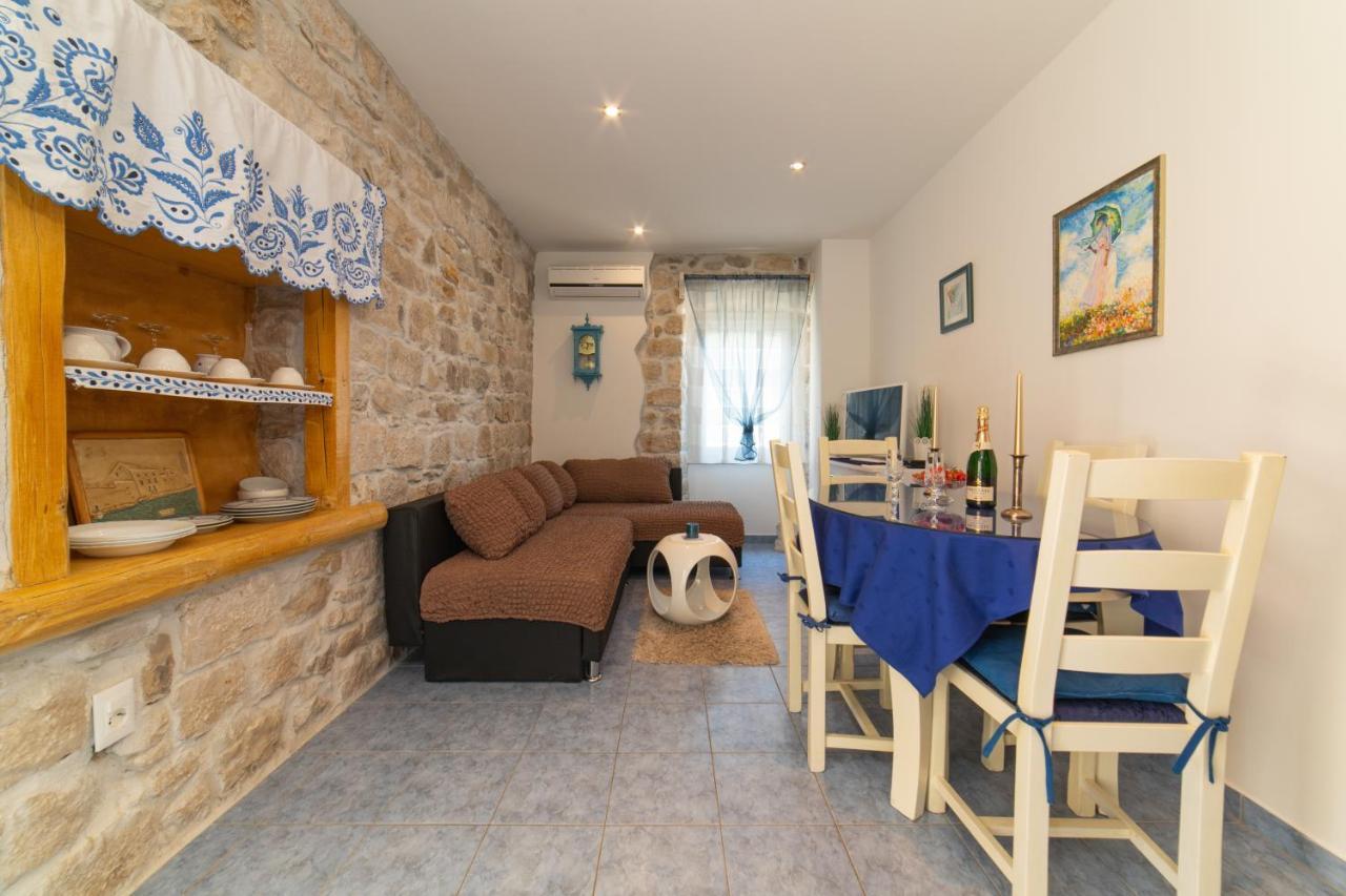 Apartments Villa Mira Kaštela Eksteriør billede