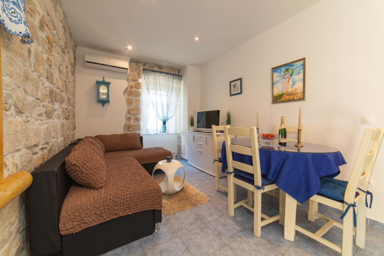 Apartments Villa Mira Kaštela Eksteriør billede