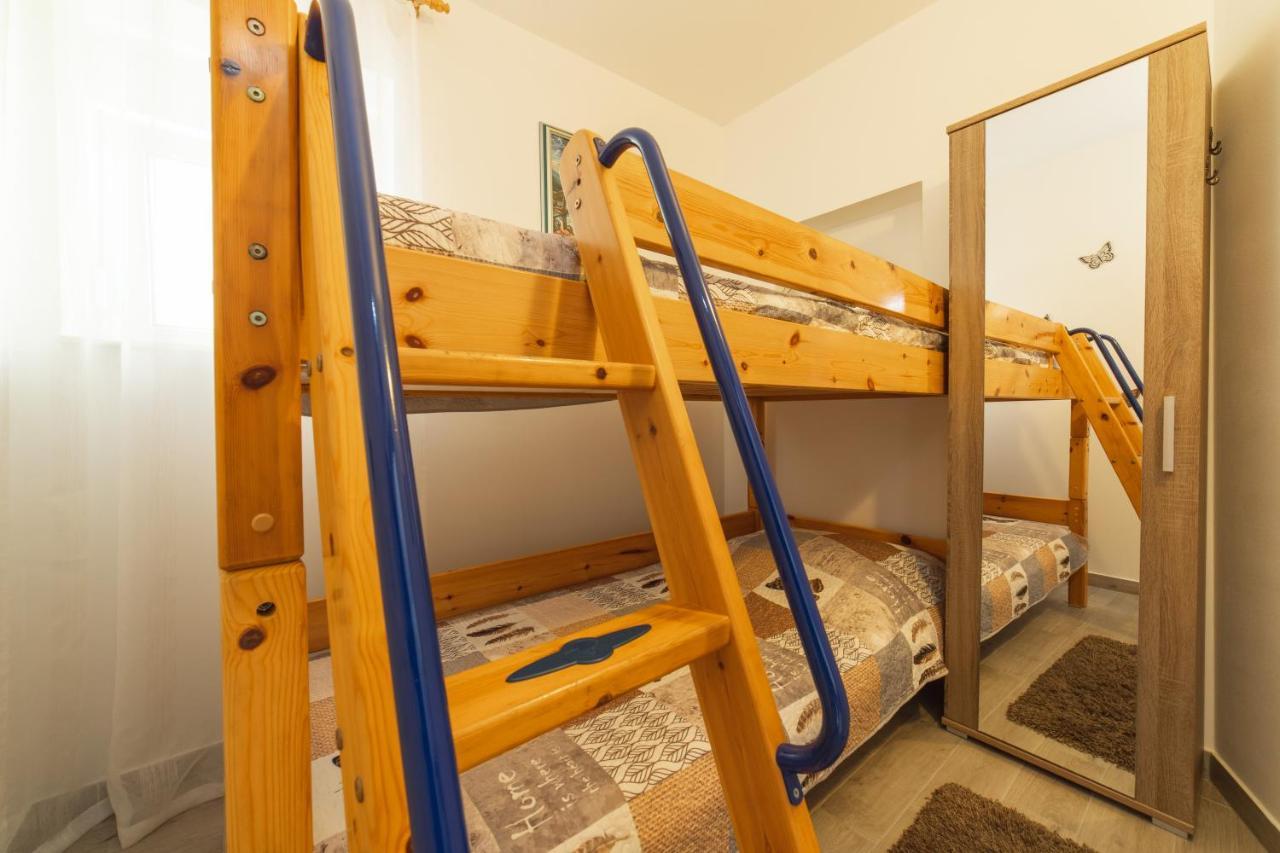 Apartments Villa Mira Kaštela Eksteriør billede