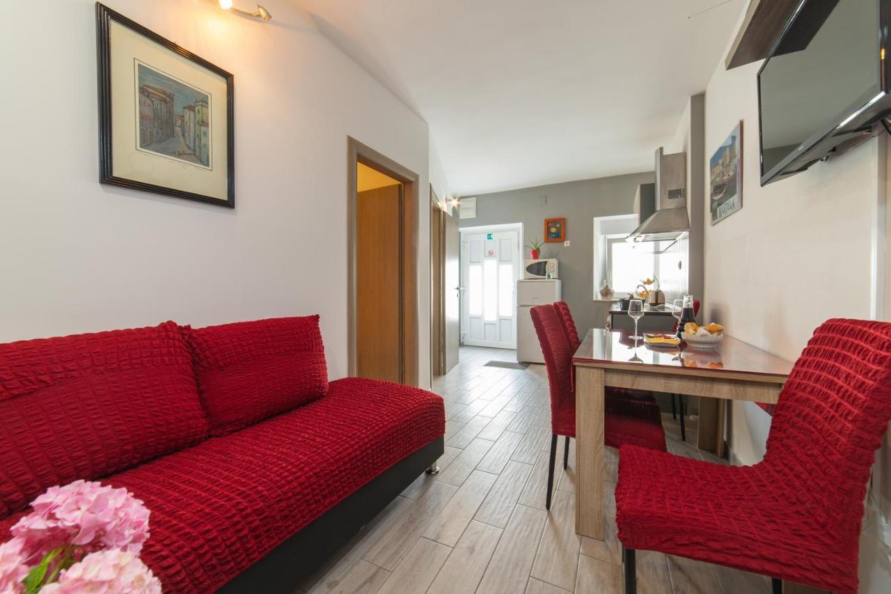 Apartments Villa Mira Kaštela Eksteriør billede